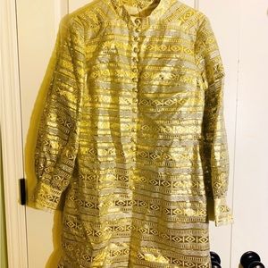 You will be #spinninggold with this groovy gold metallic vintage L'aigon dress!